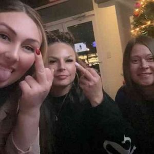 Meet your Posher, Carrie